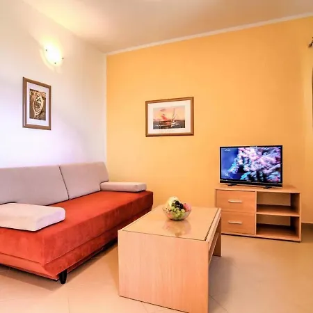 Apartment Tara Brsec