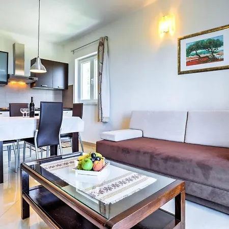 Tara Apartment *